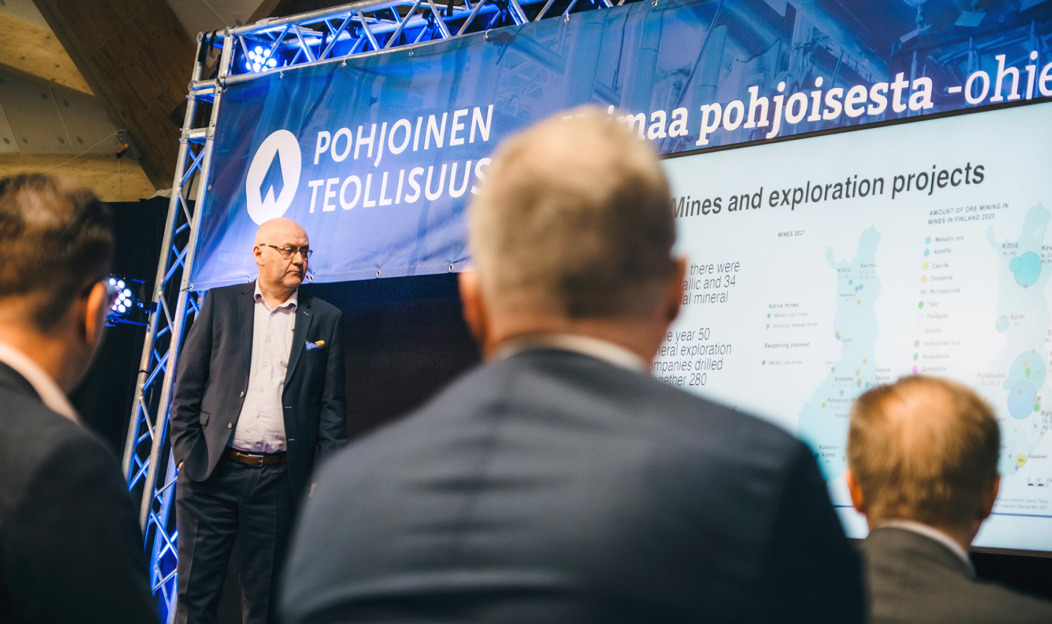 Pekka Suomela Pohjoinen Teollisuus -ohjelmalavalla